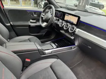 Photo 56 Mercedes GLB  200 d 8G-DCT
