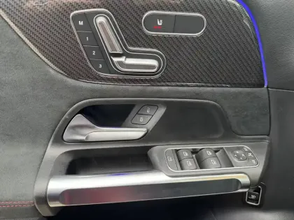 Photo 50 Mercedes GLB  200 d 8G-DCT