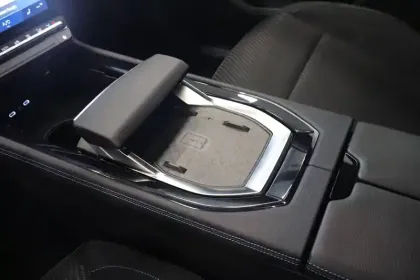 Photo 67 Renault Espace  E-Tech full hybrid 200 GSR2