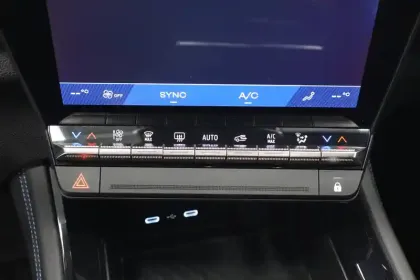 Photo 72 Renault Espace  E-Tech full hybrid 200 GSR2