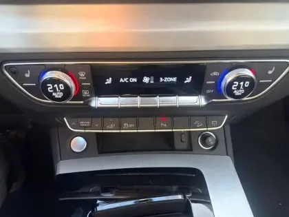 Photo 81 Audi Q5  Sportback 55 TFSIe 367 S tronic 7 Quattro