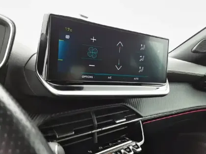 Photo 21 Peugeot 2008  Electrique 136 ch