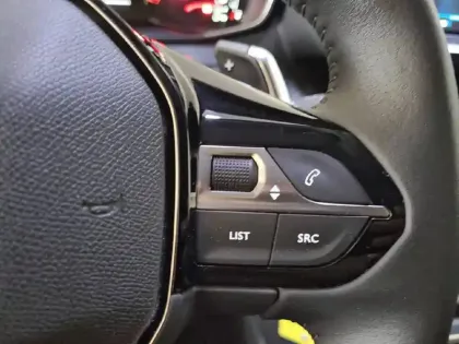 Photo 27 Peugeot 2008  PureTech 130 S&S EAT8