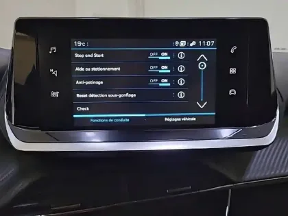 Photo 20 Peugeot 2008  PureTech 130 S&S EAT8