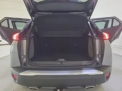 Photo 5 Peugeot 2008  PureTech 130 S&S EAT8