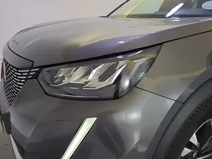 Photo 15 Peugeot 2008  PureTech 130 S&S EAT8