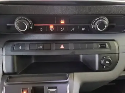 Photo 43 Peugeot Expert  FGN TOLE STANDARD ELECTRIQUE 75KWH 136