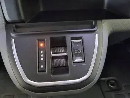 Photo 33 Peugeot Expert  FGN TOLE STANDARD ELECTRIQUE 75KWH 136