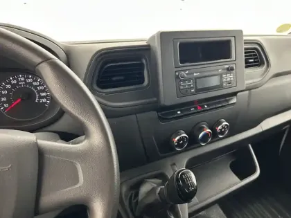 Photo 36 Renault Master  BENNE TRACTION 3T5 L2 DCI 135