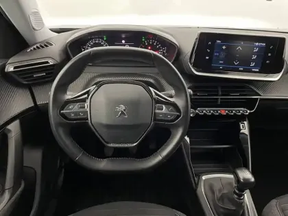 Photo 21 Peugeot 2008  PureTech 100 S&S BVM6