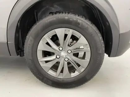 Photo 15 Peugeot 2008  PureTech 100 S&S BVM6