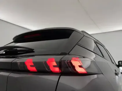 Photo 24 Peugeot 2008  PureTech 100 S&S BVM6