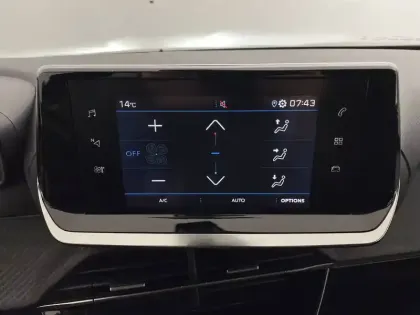 Photo 19 Peugeot 2008  PureTech 100 S&S BVM6