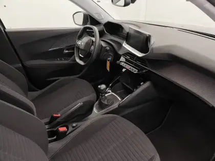 Photo 27 Peugeot 2008  PureTech 100 S&S BVM6