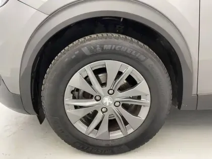 Photo 16 Peugeot 2008  PureTech 100 S&S BVM6