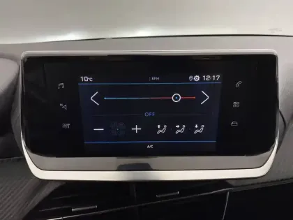 Photo 51 Peugeot 208  PureTech 100 S&S BVM6