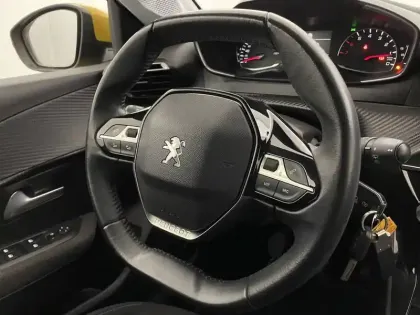 Photo 55 Peugeot 208  PureTech 100 S&S BVM6