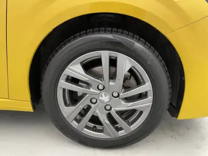 Photo 49 Peugeot 208  PureTech 100 S&S BVM6