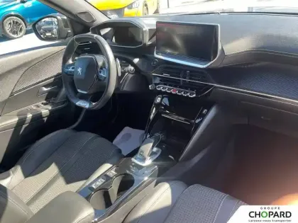 Photo 12 Peugeot 2008  PureTech 130 S&S EAT8