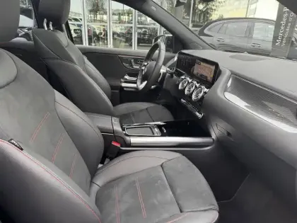 Photo 16 Mercedes GLA  200 d 8G-DCT