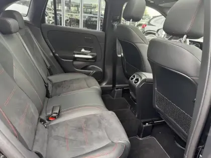 Photo 17 Mercedes GLA  200 d 8G-DCT