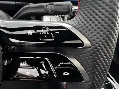 Photo 13 Mercedes GLA  200 d 8G-DCT