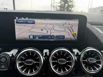 Photo 14 Mercedes GLA  200 d 8G-DCT