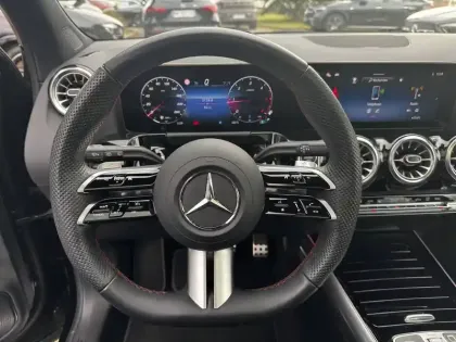 Photo 11 Mercedes GLA  200 d 8G-DCT