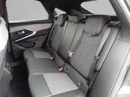 Photo 13 Peugeot 3008  Hybrid 136 e-DCS6