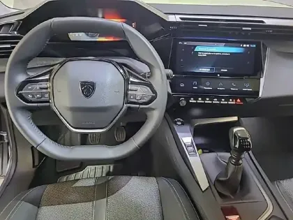 Photo 37 Peugeot 308  PureTech 130ch S&S BVM6