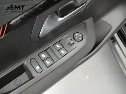 Photo 29 Peugeot 208  BlueHDi 100 S&S BVM6