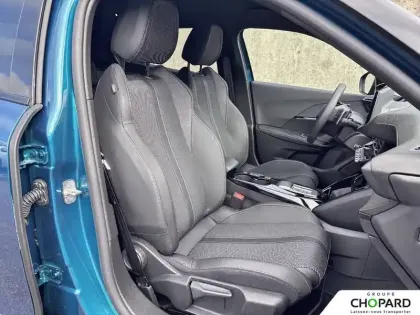Photo 38 Peugeot 2008  Hybrid 145 e-DCS6