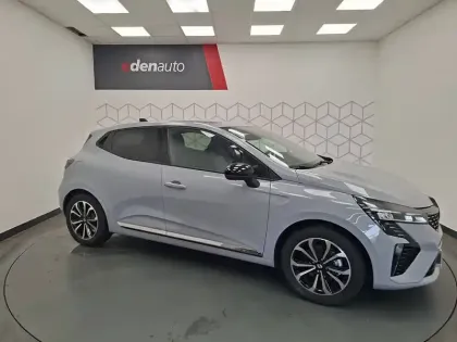 Photo 13 Renault Clio  E-Tech full hybrid 145 ch GSR2