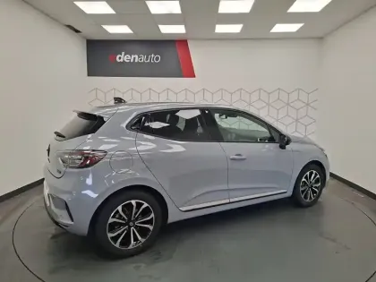 Photo 16 Renault Clio  E-Tech full hybrid 145 ch GSR2