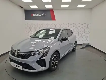 Photo 8 Renault Clio  E-Tech full hybrid 145 ch GSR2