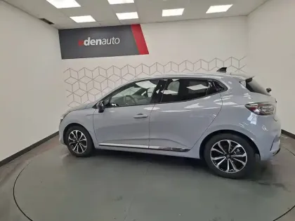 Photo 5 Renault Clio  E-Tech full hybrid 145 ch GSR2
