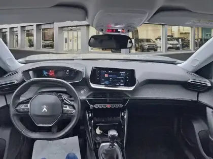 Photo 7 Peugeot 2008  PureTech 130 S&S BVM6