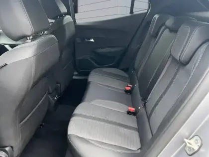 Photo 9 Peugeot 2008  PureTech 130 S&S BVM6