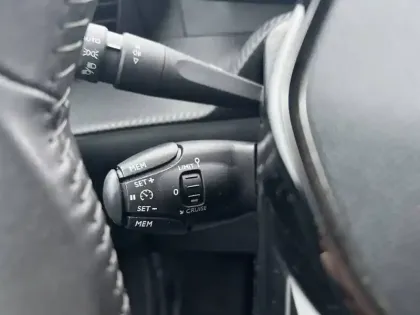 Photo 14 Peugeot 2008  PureTech 130 S&S BVM6