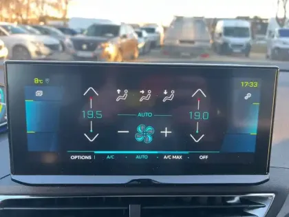 Photo 14 Peugeot 3008  Hybrid 225 e-EAT8