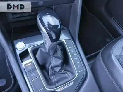 Photo 7 Volkswagen Tiguan  2.0 TDI 150ch R-Line 4Motion DSG7