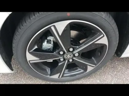 Photo 14 Toyota Yaris  130h Collection 5p MY25