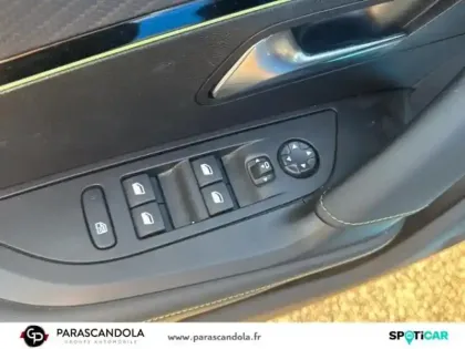 Photo 11 Peugeot 2008  e- 136ch GT Pack