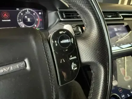 Photo 8 Land rover Range Rover Velar  3.0D V6 300ch R-Dynamic HSE AWD BVA