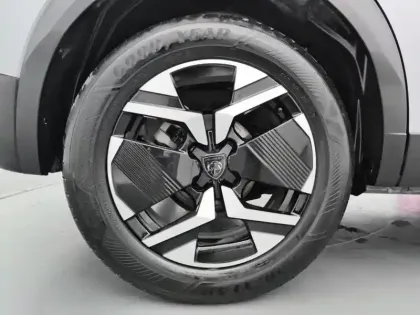 Photo 14 Peugeot 2008  PureTech 130 S&S EAT8 Allure