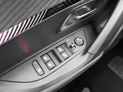 Photo 19 Peugeot 2008  PureTech 130 S&S EAT8 Allure