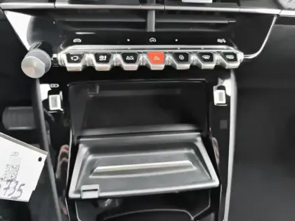 Photo 12 Peugeot 2008  PureTech 130 S&S EAT8 Allure