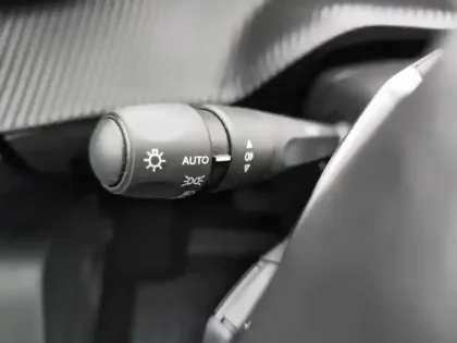 Photo 17 Peugeot 2008  PureTech 130 S&S EAT8 Allure