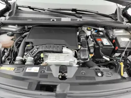 Photo 6 Peugeot 2008  PureTech 130 S&S EAT8 Allure