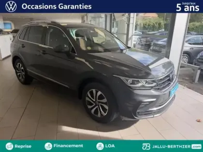 Photo 16 Volkswagen Tiguan  2.0 TDI 150ch Life DSG7